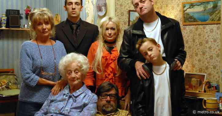 The Royle Family star pulls off surprise reunion in front of fans