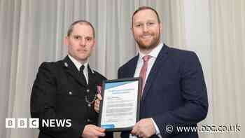Police and public awarded for bravery