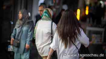 Festnahmewelle im Iran bei Kopftuchkontrollen