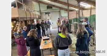 Ministerie van LNV op bezoek bij biologisch melkveebedrijf Morgendauw