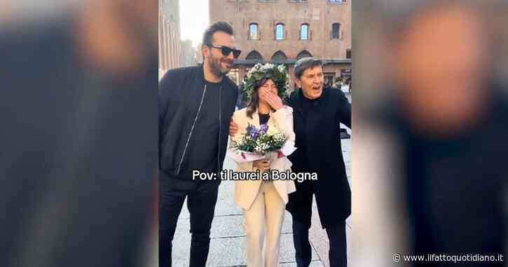 Si laurea a Bologna e Cesare Cremonini e Gianni Morandi si fermano per fare una foto con lei in piazza Maggiore