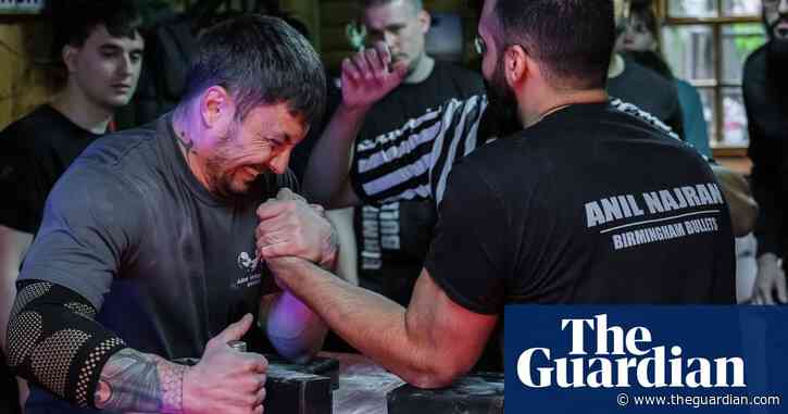 Winning hands down: arm wrestling takes Britain in its grip
