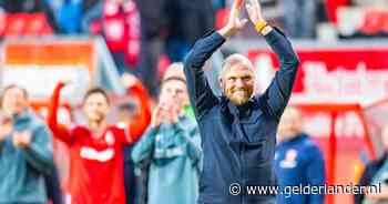 Joseph Oosting blijft bij FC Twente: nieuw contract voor succestrainer