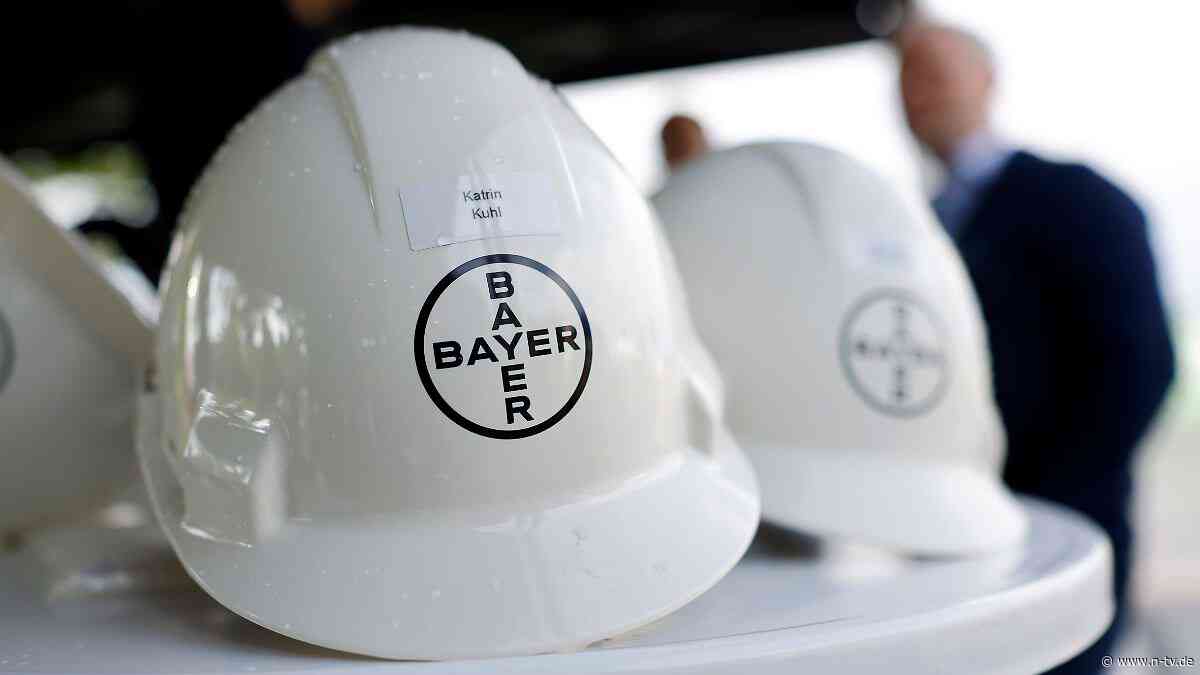 "Das Bayer brennt lichterloh": Investoren reiben Bayer-Chef Konzernmisere unter die Nase