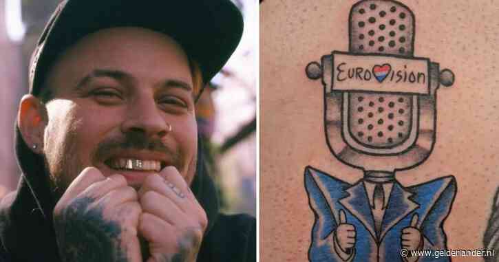 Influencer Yung Petsi is zo zeker van winst Joost Klein dat hij tattoo laat zetten: ‘Moest gewoon op mijn huid’