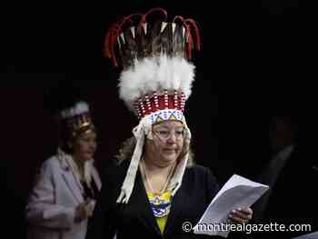 Minister ’outraged’ as AFN national chief says headdress taken from Air Canada cabin