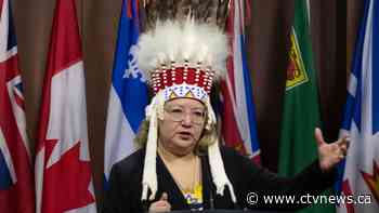 'Unacceptable': Trudeau reacts after AFN chief says headdress taken from plane cabin