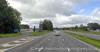 M61 traffic STOPPED approaching Greater Manchester