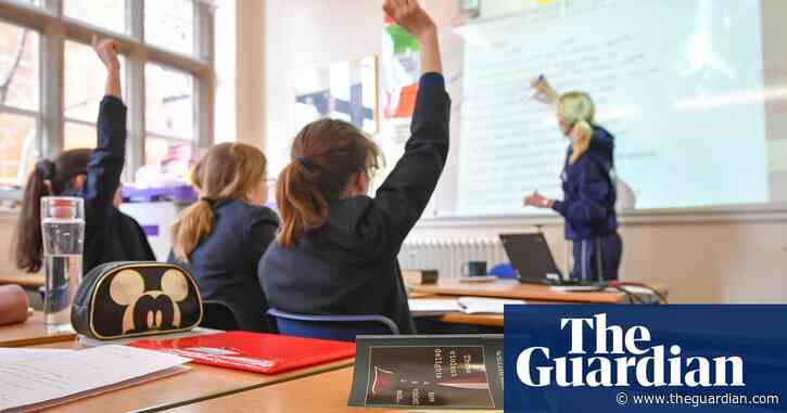 Teaching assistants routinely cover lessons in England and Wales, survey finds