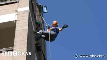 Teaching assistant abseils to support hospice