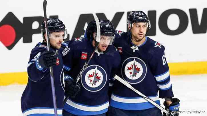 Schmidt returns to lineup for Jets in Game 3, fellow defenceman Stanley to sit