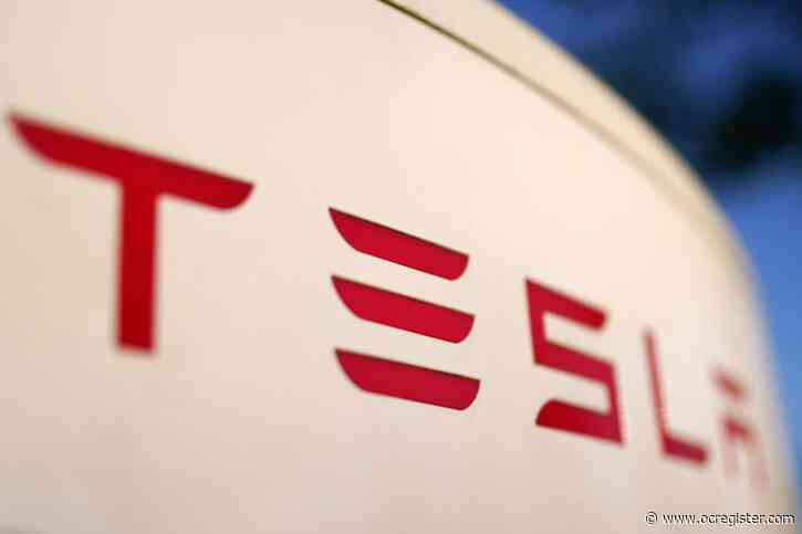 US probe wants to know if Tesla Autopilot recall did enough to get drivers to pay attention