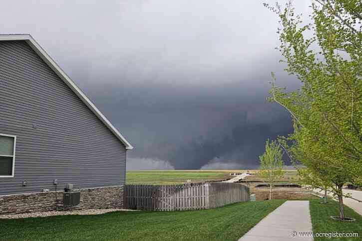Tornadoes cause severe damage in Omaha suburbs