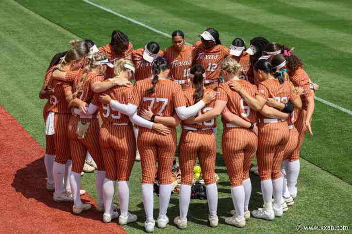 No. 1 Texas takes opener over Iowa State, wins 11th consecutive game
