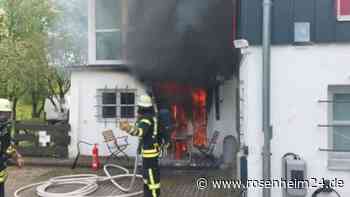 Wohnung steht in Oberbayern in Flammen - Bewohner (20) mit Verbrennungen und Vergiftung