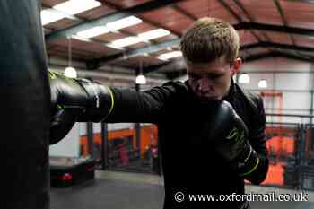 Bicester boxer set for professional debut in London