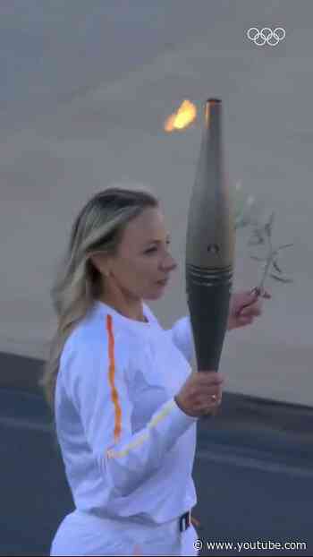 Paris 2024 has received the Olympic flame! 🇬🇷🔥🇫🇷