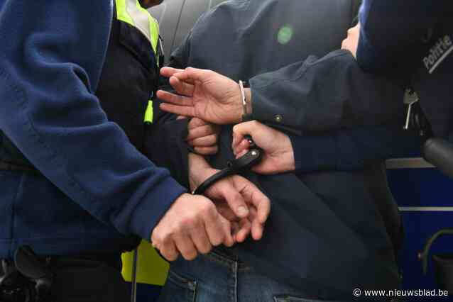 Vijftiger opgepakt na drugsdeal in Wilrijk: “Brok cocaïne en mes gevonden”