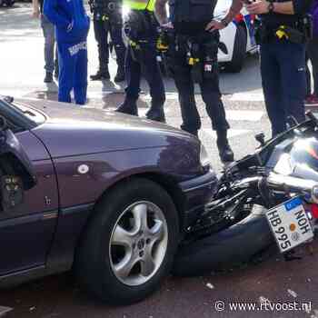 112 nieuws: Motorrijder gewond in Enschede | Man valt van boot in Ossenzijl