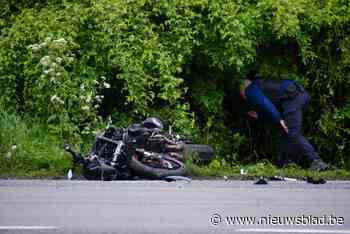 Motorrijder (33) overleden na zware klap tegen personenwagen in Lapscheure