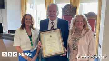 Sir Bill Beaumont honoured by adopted home town