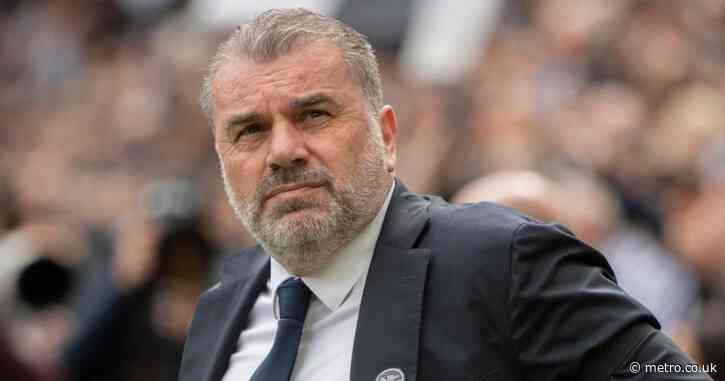 Ange Postecoglou fumes with Tottenham players after Arsenal defeat