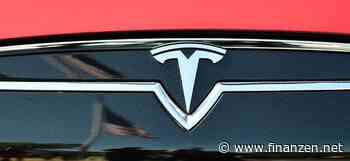 Tesla-Aktie: US-Behörde prüft Teslas Nachbesserung des 'Autopilot'-Systems - Elon Musk besucht überraschend Peking