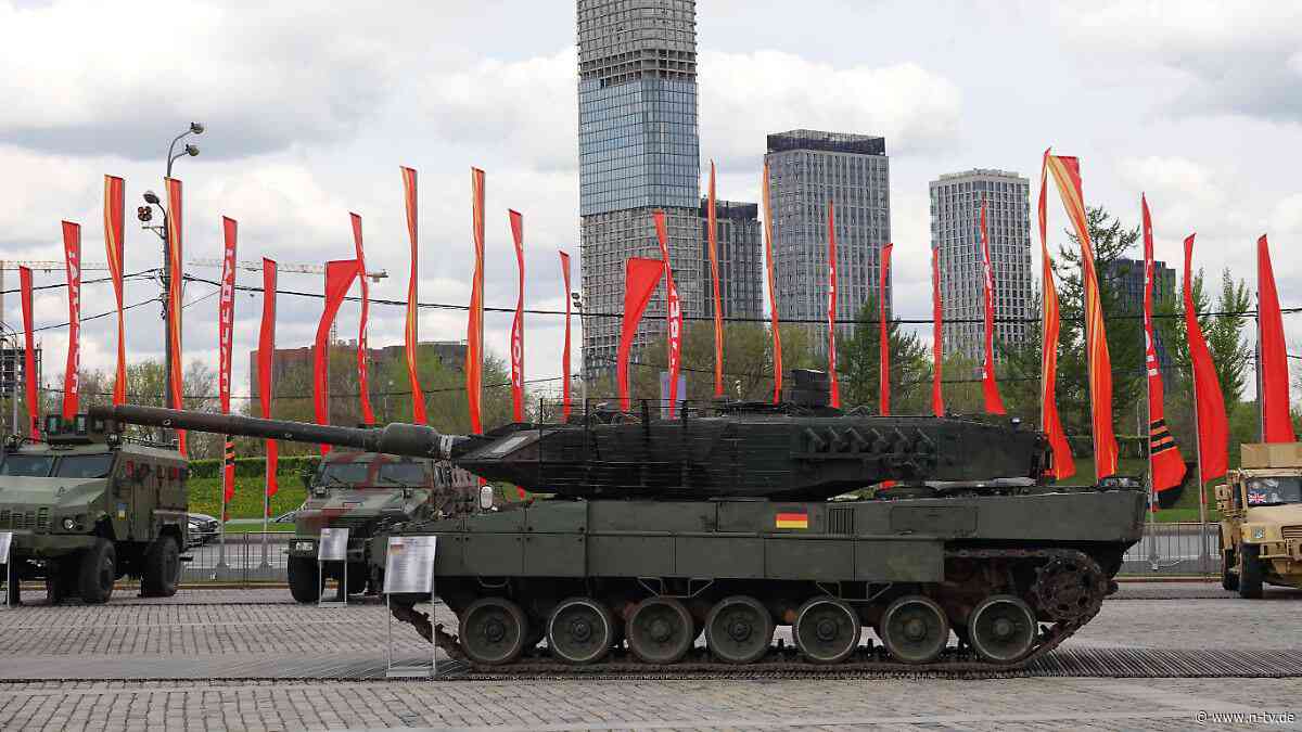 Angeblich in Awdijiwka erbeutet: Moskau stellt Leopard-2-Panzer als Trophäe aus