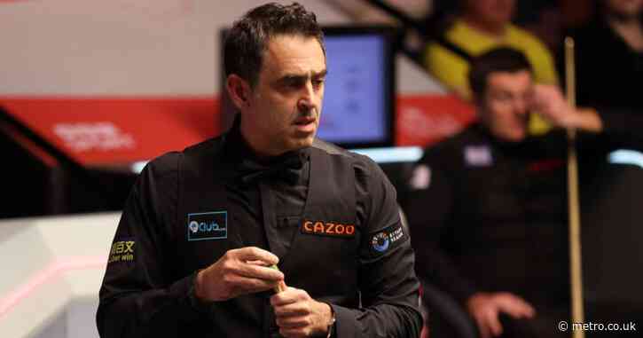 Frustrated Ronnie O’Sullivan not firing but still leading Ryan Day at the Crucible