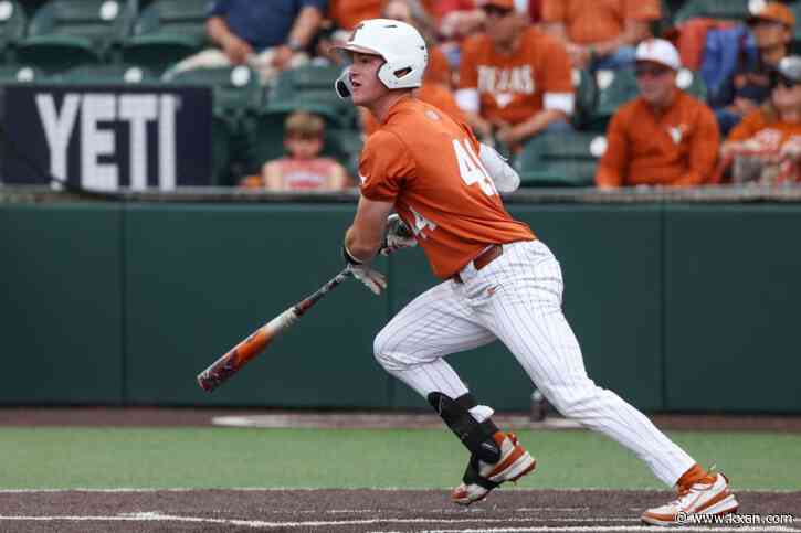 Texas sweeps doubleheader at Oklahoma, clubs 6 homers in weather-shortened nightcap