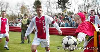 Waarom Ajax met Sneijder en Van der Vaart een duel in de Efteling speelde: ‘Doornroosje deed ook mee, toch?’