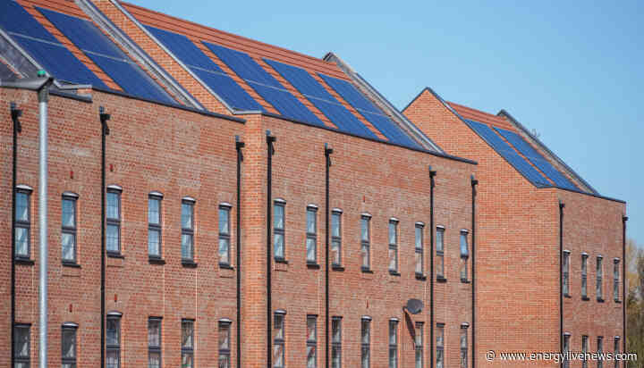UK solar power capacity rises in March