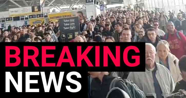 Major delays at London airport after power outage