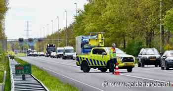 Kilometerslange file op A50 na ongeluk: verkeer staat stil