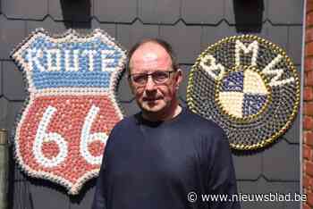 Johan (63) maakt logo’s in kroonkurken: “Heb er al bijna 16.000 geplakt”