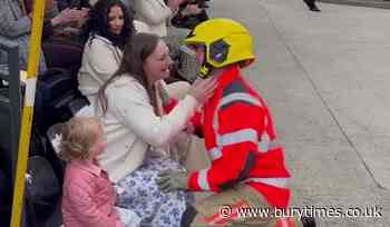 Footage shows firefighter proposing to girlfriend at pass-out parade
