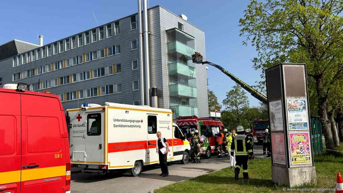 Beim Landsberger Klinikum brennt die Fassade