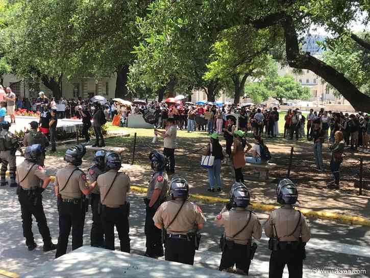 Law enforcement on UT campus as pro-Palestine protesters gather Monday