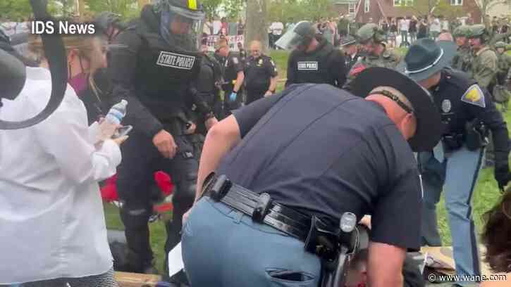 IU offers concessions in wake of arrests at Dunn Meadow protests