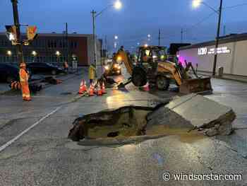 Massive sinkhole forces closure of streets in downtown Windsor
