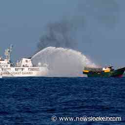 China 'verdrijft' schepen Filipijnse kustwacht met waterkanon