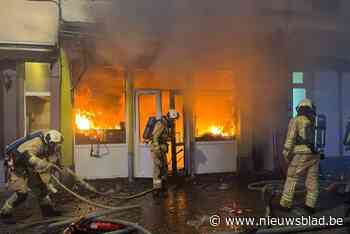 Restaurant en voertuig branden uit op enkele meters van mekaar: “Geen sprake van overslag”