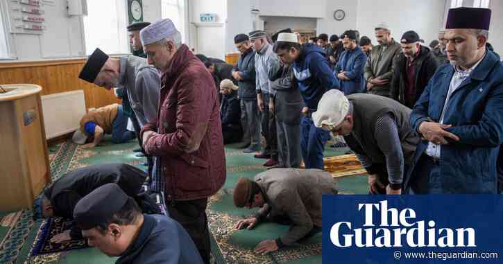 ‘The hot topic is the war’: West Yorkshire’s Muslim voters feel politically homeless