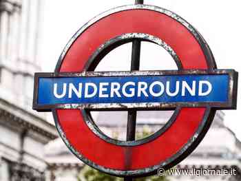 Londra, sangue in metro: passanti accoltellati con la katana