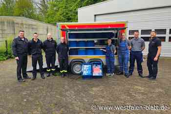 Firma Kannegiesser überreicht Hygiene-Anhänger an Feuerwehr Vlotho