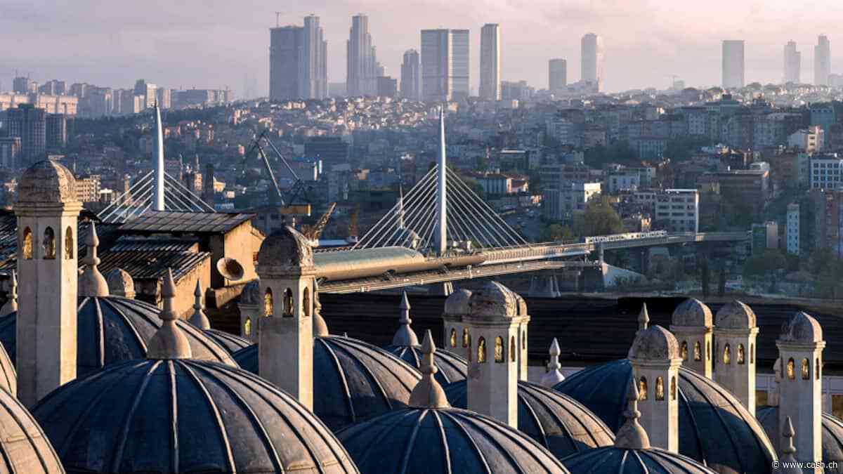 Rekordhohe Zinsen - Investoren flirten mit türkischer Lira