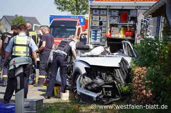 Vlotho: Zwei Männer werden bei Verkehrsunfall schwer verletzt
