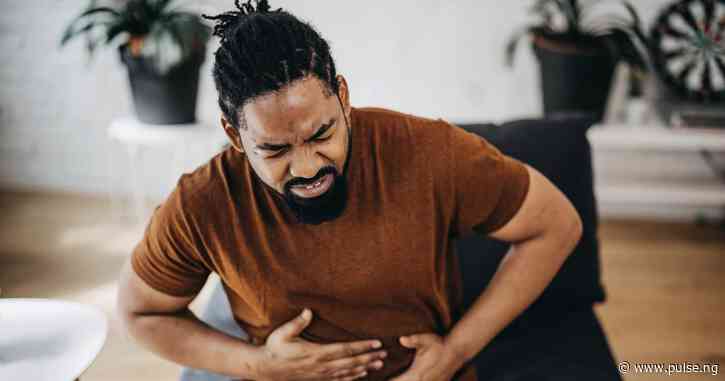 What causes upper stomach pain?