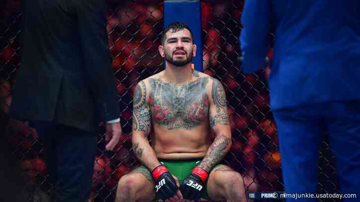 Anthony Hernandez withdraws from UFC 302 due to hand injury