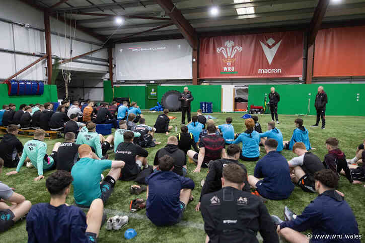Wales coaches host academy players for WRU skills clinics